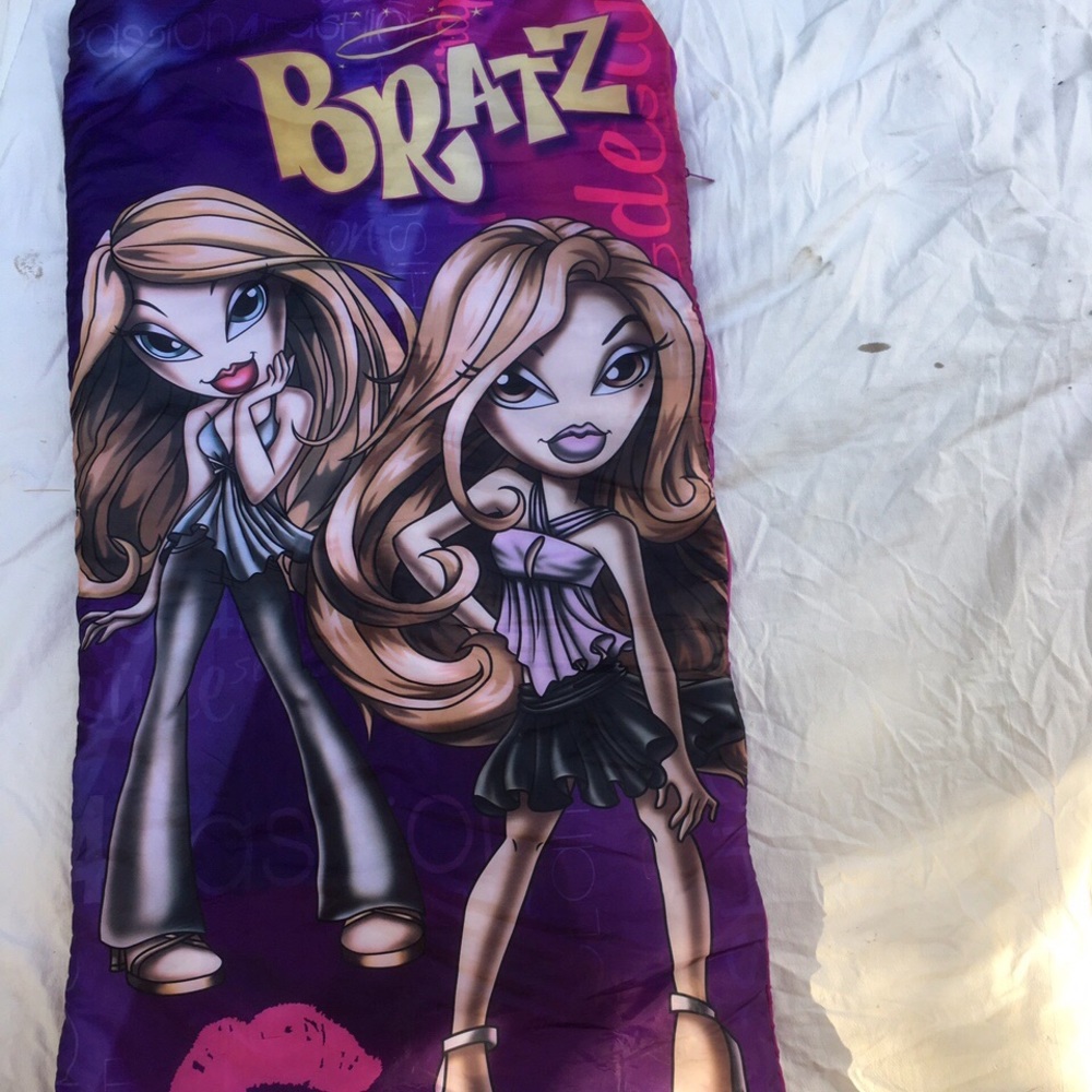 y2k/00’s bratz sleepingbag
